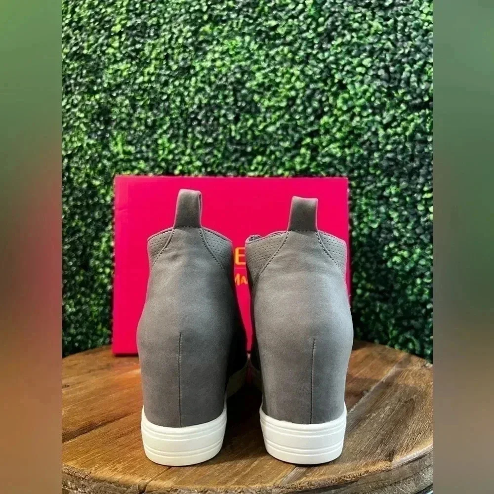 Catherine Malandrino Sabra Wedge Sneaker in Grey - 7.5 NEW